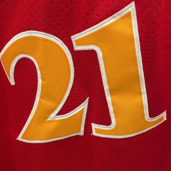 Adidas Hardwood Classics Atlanta Hawks Dominique Wilkins #21 Jersey - Picture 5 of 14